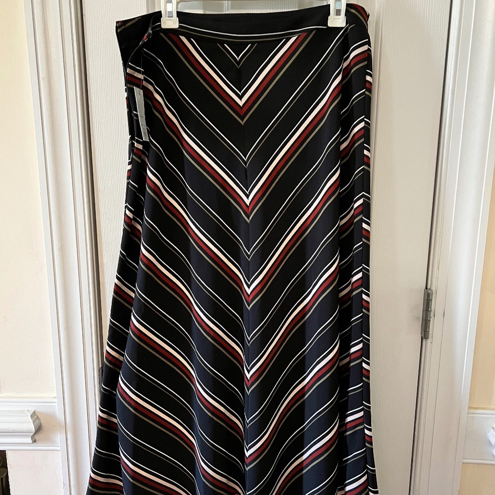 APT9 long skirt with diagonal patterns - SZ L